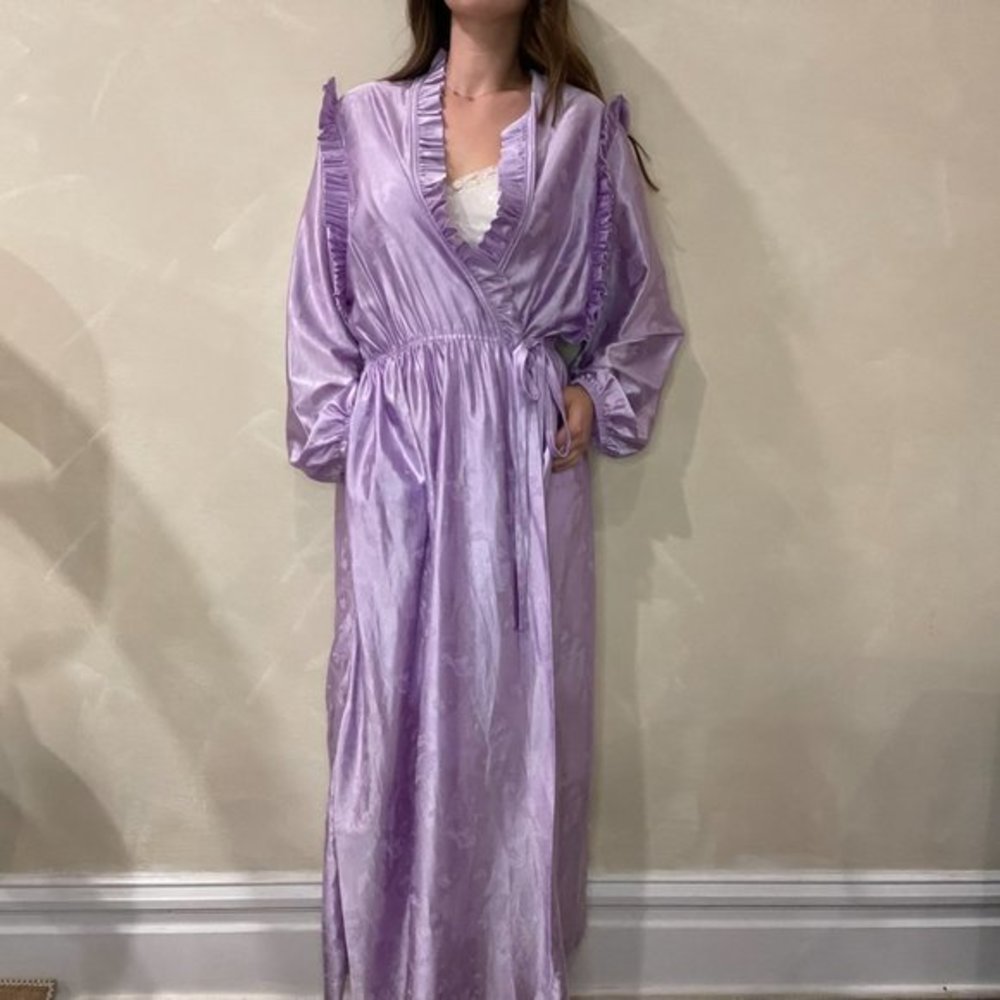 Vintage 1960s Elizabeth of New York Purple Robe with Floral Design in Size Large